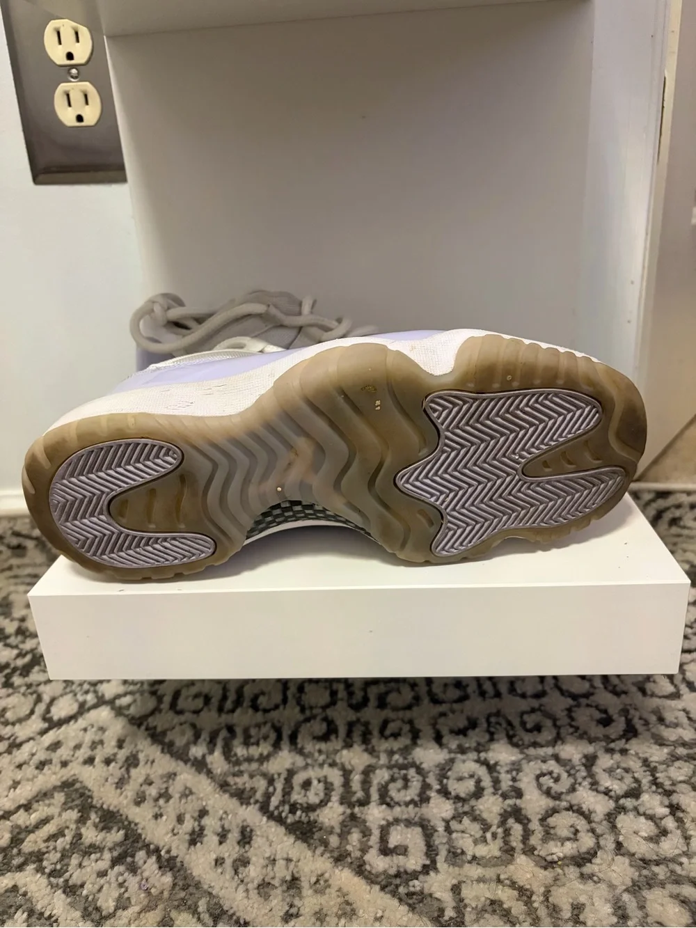 Jordan Women's 11 Retro Low - White and Light Lavender NO BOX!!!